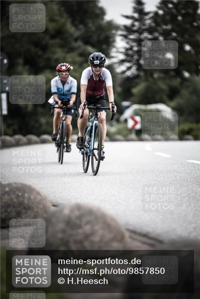 21.06.2026 - 29. Vierlanden-Triathlon H.Heesch http://msf.ph/oto/9857850 21.06.2026 10:29:57 Radfahren 2, 22, 56, 72, 304, 492, 502, 548 meine-sportfotos.de