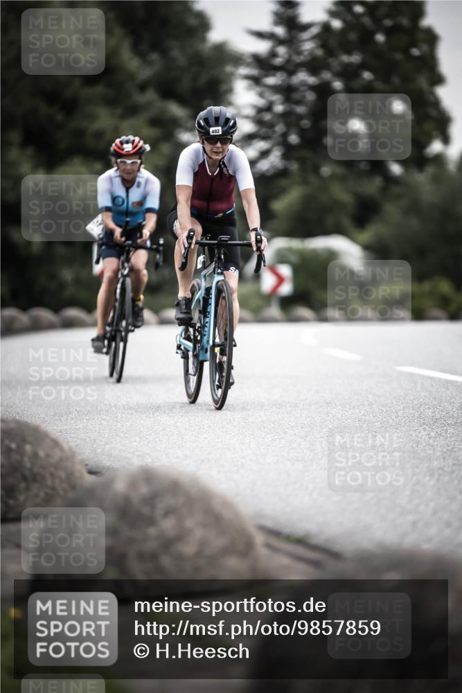 21.06.2026 - 29. Vierlanden-Triathlon H.Heesch http://msf.ph/oto/9857859 21.06.2026 10:29:57 Radfahren 2, 22, 56, 72, 304, 492, 502, 548 meine-sportfotos.de