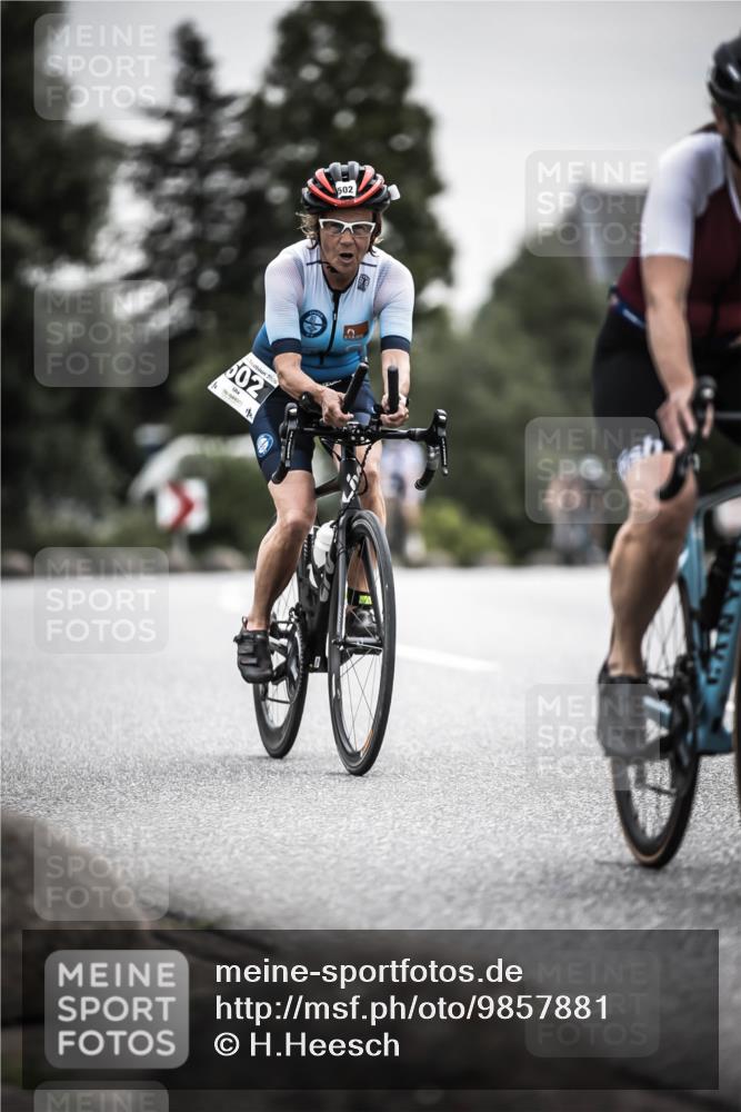 21.06.2026 - 29. Vierlanden-Triathlon H.Heesch http://msf.ph/oto/9857881 21.06.2026 10:29:59 Radfahren 2, 22, 56, 72, 304, 492, 502, 572 meine-sportfotos.de