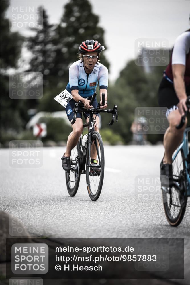 21.06.2026 - 29. Vierlanden-Triathlon H.Heesch http://msf.ph/oto/9857883 21.06.2026 10:29:59 Radfahren 2, 22, 56, 72, 304, 492, 502, 572 meine-sportfotos.de