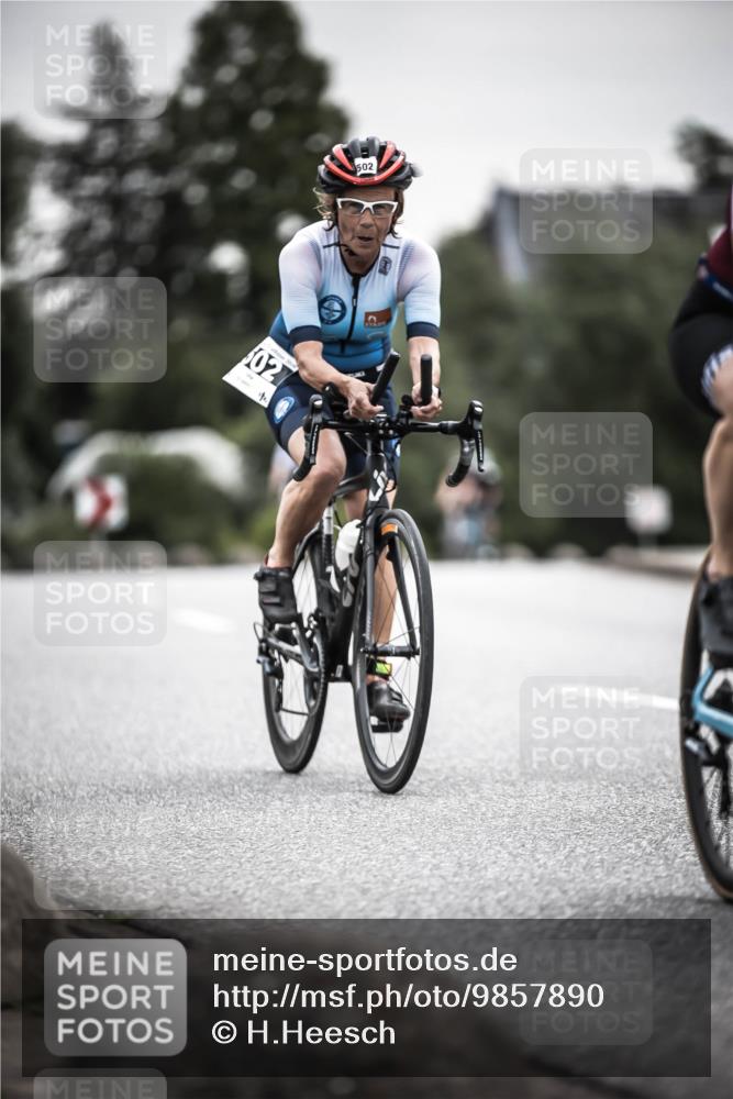 21.06.2026 - 29. Vierlanden-Triathlon H.Heesch http://msf.ph/oto/9857890 21.06.2026 10:29:59 Radfahren 2, 22, 56, 72, 304, 492, 502, 572 meine-sportfotos.de