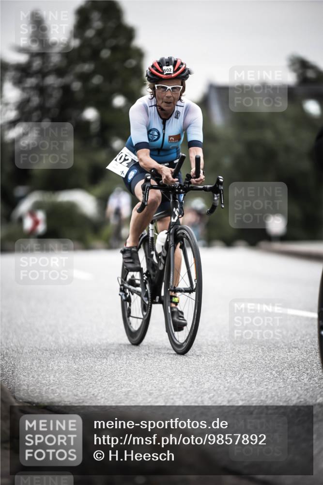 21.06.2026 - 29. Vierlanden-Triathlon H.Heesch http://msf.ph/oto/9857892 21.06.2026 10:29:59 Radfahren 2, 22, 56, 72, 304, 492, 502, 572 meine-sportfotos.de
