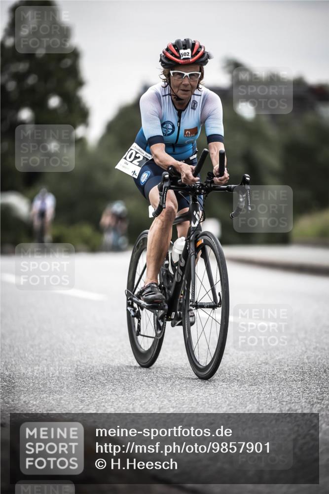 21.06.2026 - 29. Vierlanden-Triathlon H.Heesch http://msf.ph/oto/9857901 21.06.2026 10:29:59 Radfahren 2, 22, 56, 72, 304, 492, 502, 572 meine-sportfotos.de
