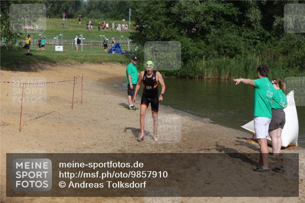21.06.2026 - 29. Vierlanden-Triathlon Andreas Tolksdorf http://msf.ph/oto/9857910 21.06.2026 09:01:59 Schwimmen 20, 217 meine-sportfotos.de