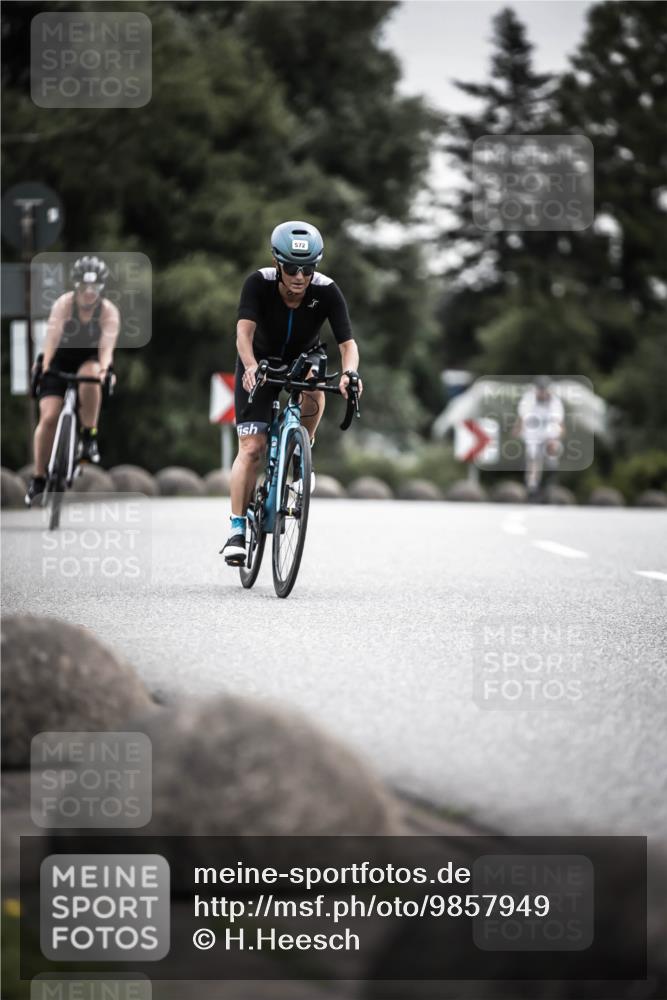 21.06.2026 - 29. Vierlanden-Triathlon H.Heesch http://msf.ph/oto/9857949 21.06.2026 10:30:06 Radfahren 2, 72, 274, 284, 300, 304, 497, 572 meine-sportfotos.de