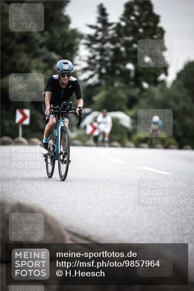21.06.2026 - 29. Vierlanden-Triathlon H.Heesch http://msf.ph/oto/9857964 21.06.2026 10:30:06 Radfahren 2, 72, 274, 284, 300, 304, 497, 572 meine-sportfotos.de