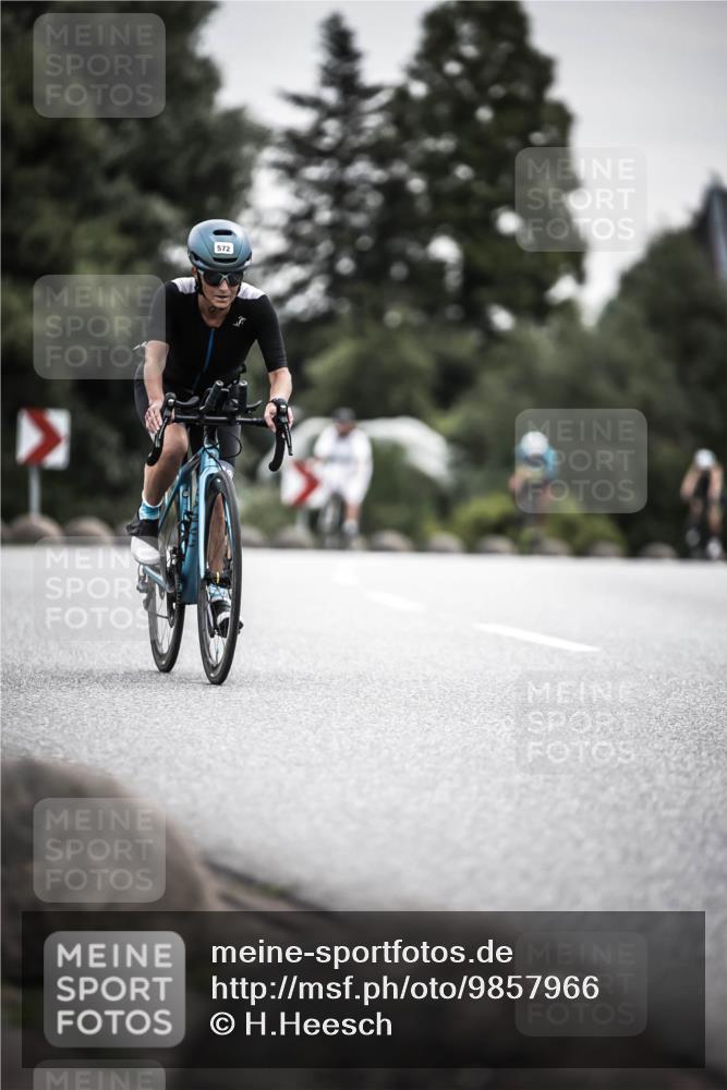 21.06.2026 - 29. Vierlanden-Triathlon H.Heesch http://msf.ph/oto/9857966 21.06.2026 10:30:06 Radfahren 2, 72, 274, 284, 300, 304, 497, 572 meine-sportfotos.de