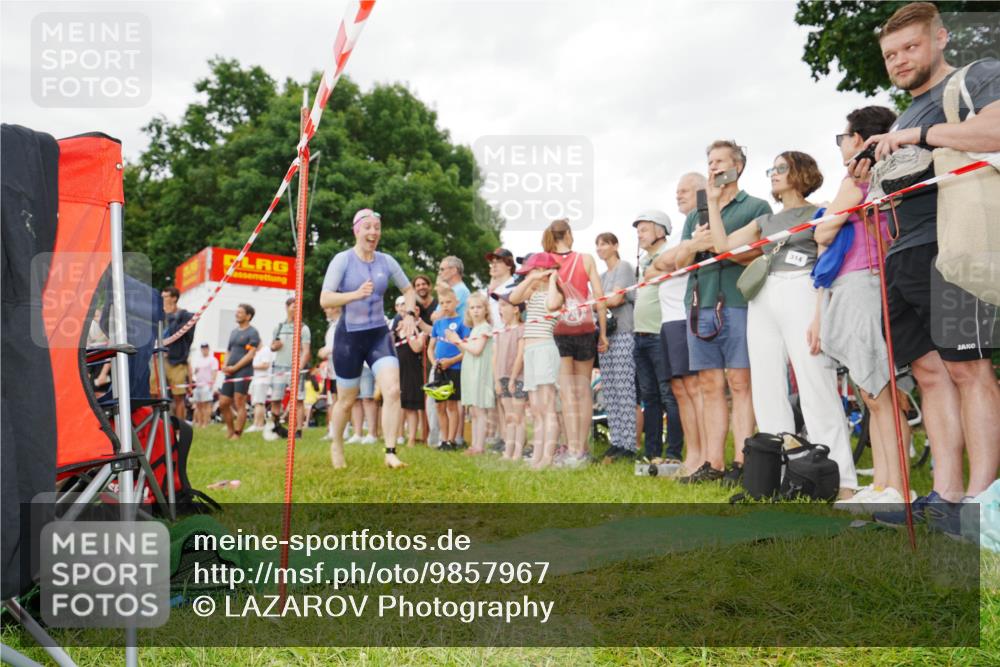 21.06.2026 - 29. Vierlanden-Triathlon LAZAROV Photography http://msf.ph/oto/9857967 21.06.2026 10:17:48 Schwimmen 353, 508, 575 meine-sportfotos.de