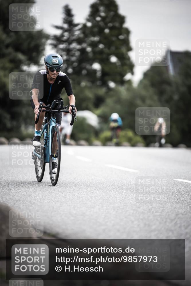 21.06.2026 - 29. Vierlanden-Triathlon H.Heesch http://msf.ph/oto/9857973 21.06.2026 10:30:06 Radfahren 2, 72, 274, 284, 300, 304, 497, 572 meine-sportfotos.de