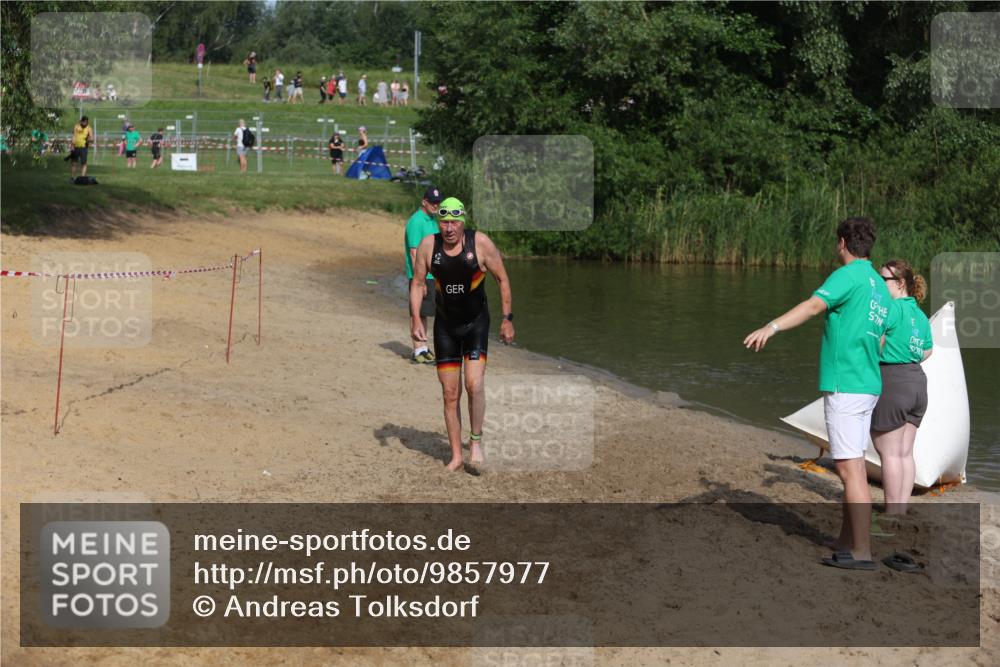 21.06.2026 - 29. Vierlanden-Triathlon Andreas Tolksdorf http://msf.ph/oto/9857977 21.06.2026 09:01:59 Schwimmen 20, 217 meine-sportfotos.de