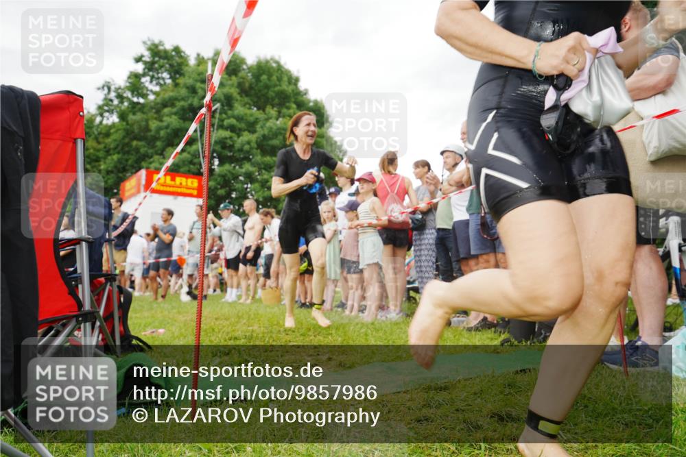 21.06.2026 - 29. Vierlanden-Triathlon LAZAROV Photography http://msf.ph/oto/9857986 21.06.2026 10:18:01 Schwimmen 481, 553, 563 meine-sportfotos.de