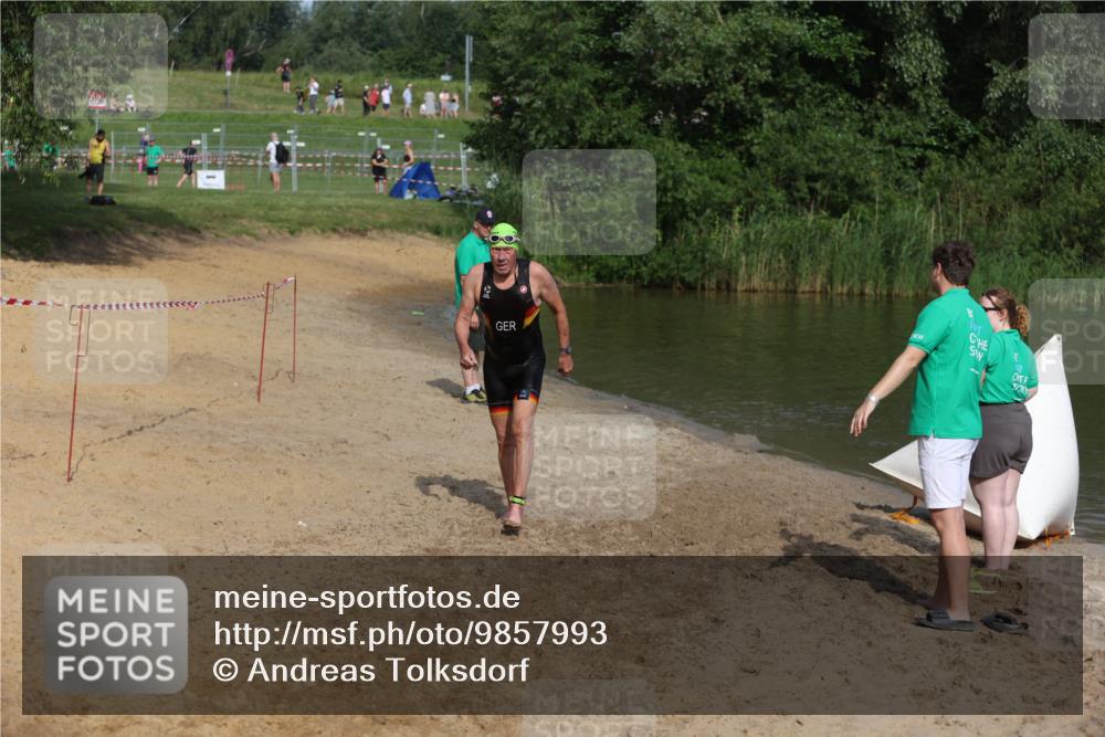 21.06.2026 - 29. Vierlanden-Triathlon Andreas Tolksdorf http://msf.ph/oto/9857993 21.06.2026 09:01:59 Schwimmen 20, 217 meine-sportfotos.de