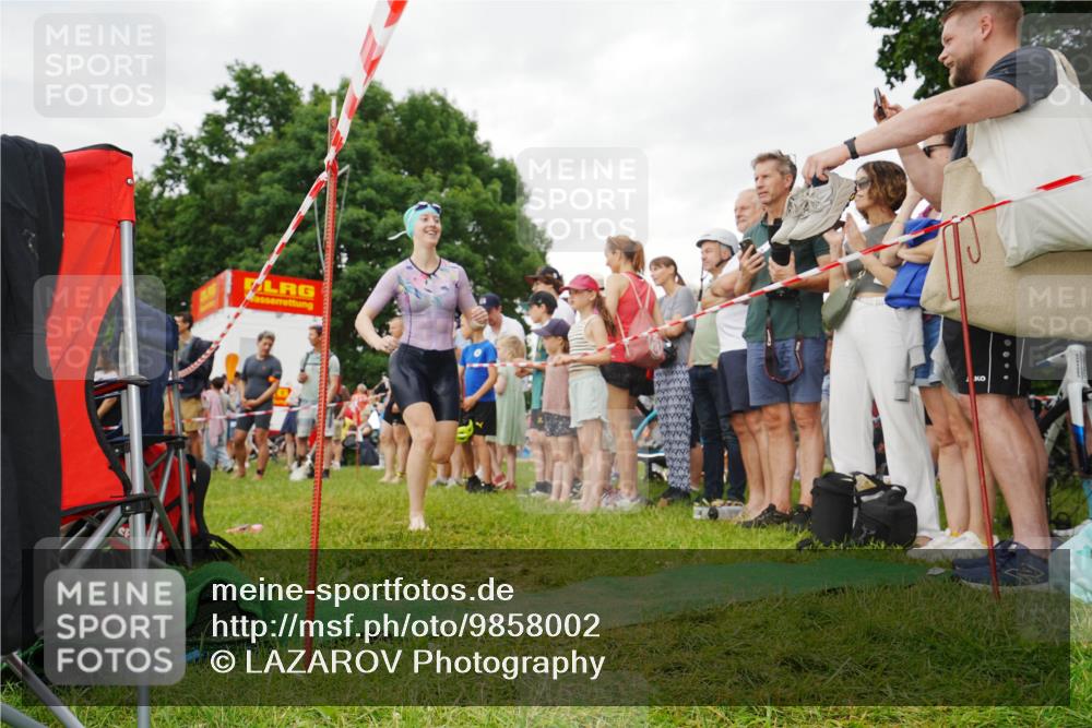 21.06.2026 - 29. Vierlanden-Triathlon LAZAROV Photography http://msf.ph/oto/9858002 21.06.2026 10:18:06 Schwimmen 481, 553, 557, 563 meine-sportfotos.de