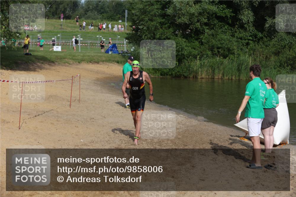 21.06.2026 - 29. Vierlanden-Triathlon Andreas Tolksdorf http://msf.ph/oto/9858006 21.06.2026 09:02:00 Schwimmen 217 meine-sportfotos.de
