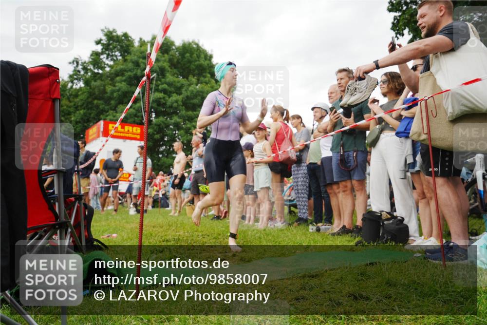 21.06.2026 - 29. Vierlanden-Triathlon LAZAROV Photography http://msf.ph/oto/9858007 21.06.2026 10:18:06 Schwimmen 481, 553, 557, 563 meine-sportfotos.de