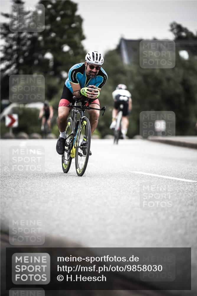 21.06.2026 - 29. Vierlanden-Triathlon H.Heesch http://msf.ph/oto/9858030 21.06.2026 10:30:11 Radfahren 274, 284, 300, 497, 539, 546, 568 meine-sportfotos.de