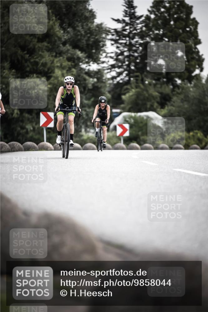 21.06.2026 - 29. Vierlanden-Triathlon H.Heesch http://msf.ph/oto/9858044 21.06.2026 10:30:13 Radfahren 284, 300, 539, 546, 568 meine-sportfotos.de
