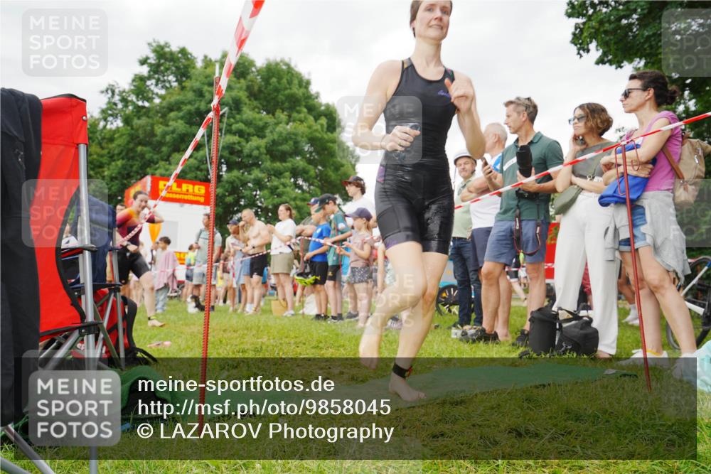 21.06.2026 - 29. Vierlanden-Triathlon LAZAROV Photography http://msf.ph/oto/9858045 21.06.2026 10:18:33 Schwimmen 499, 571, 592, 606, 618 meine-sportfotos.de