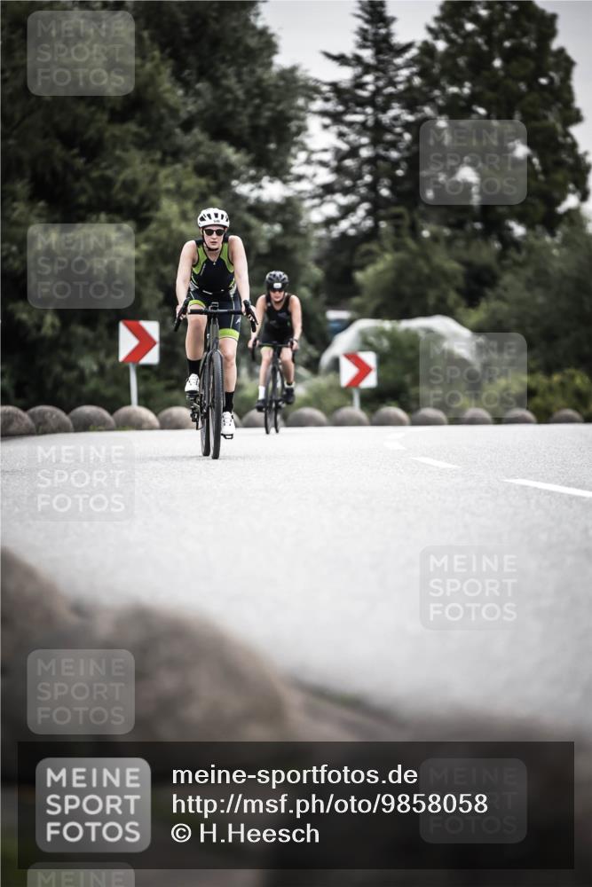 21.06.2026 - 29. Vierlanden-Triathlon H.Heesch http://msf.ph/oto/9858058 21.06.2026 10:30:13 Radfahren 284, 300, 539, 546, 568 meine-sportfotos.de