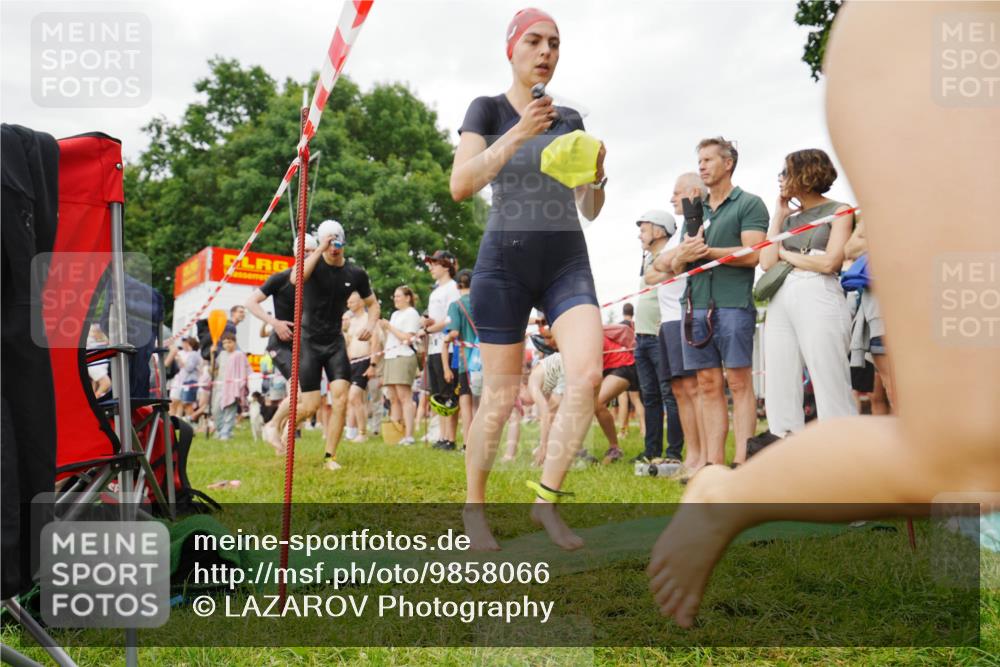 21.06.2026 - 29. Vierlanden-Triathlon LAZAROV Photography http://msf.ph/oto/9858066 21.06.2026 10:18:41 Schwimmen 368, 391, 499, 513, 516, 539, 582, 583, 605, 608 meine-sportfotos.de