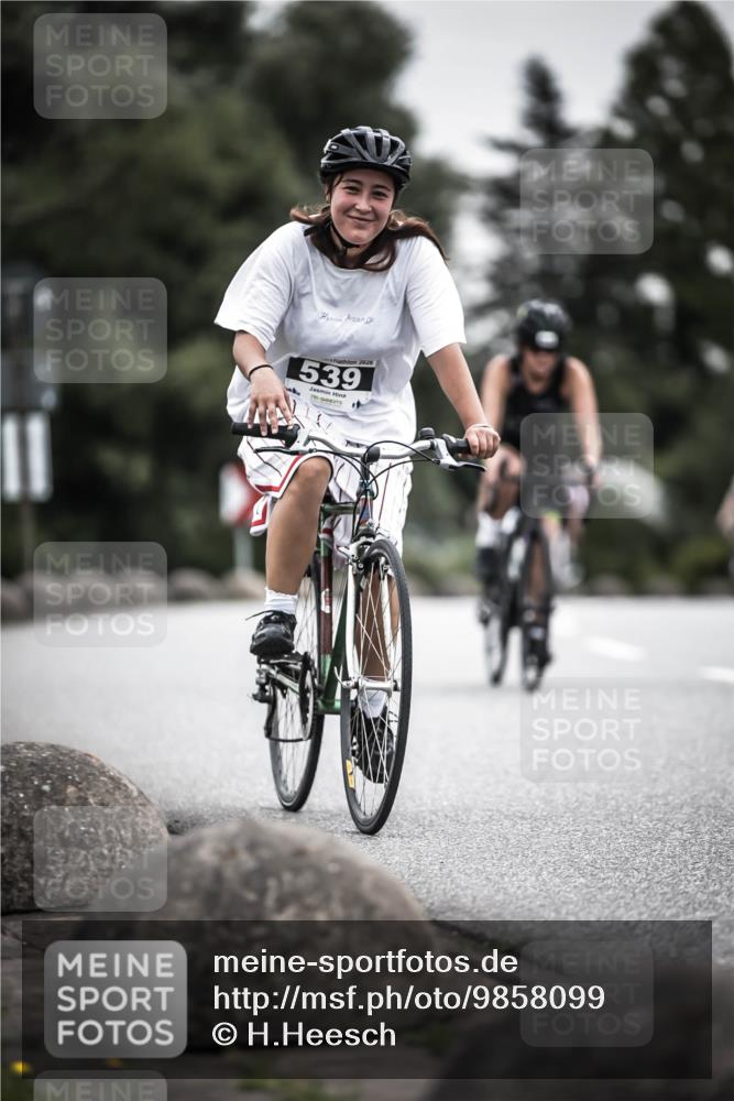 21.06.2026 - 29. Vierlanden-Triathlon H.Heesch http://msf.ph/oto/9858099 21.06.2026 10:30:16 Radfahren 300, 522, 527, 539, 546, 568, 570 meine-sportfotos.de