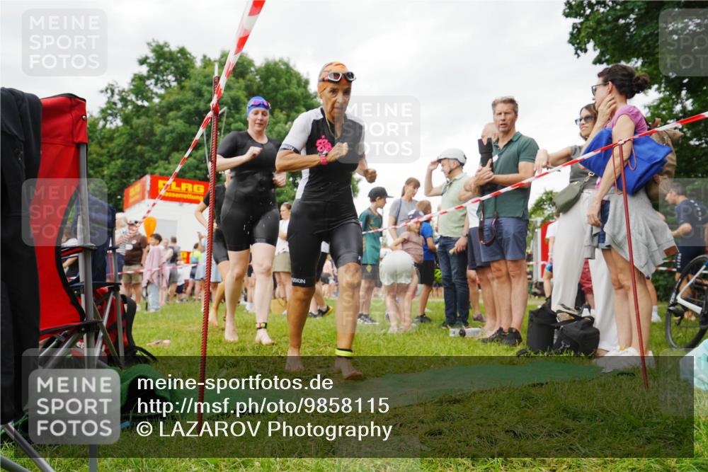 21.06.2026 - 29. Vierlanden-Triathlon LAZAROV Photography http://msf.ph/oto/9858115 21.06.2026 10:19:07 Schwimmen 355, 492, 497, 524, 551, 561, 570, 595, 615 meine-sportfotos.de