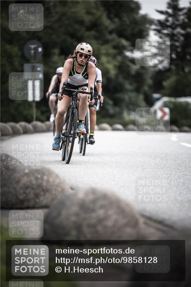 21.06.2026 - 29. Vierlanden-Triathlon H.Heesch http://msf.ph/oto/9858128 21.06.2026 10:30:21 Radfahren 355, 522, 527, 539, 568, 570 meine-sportfotos.de