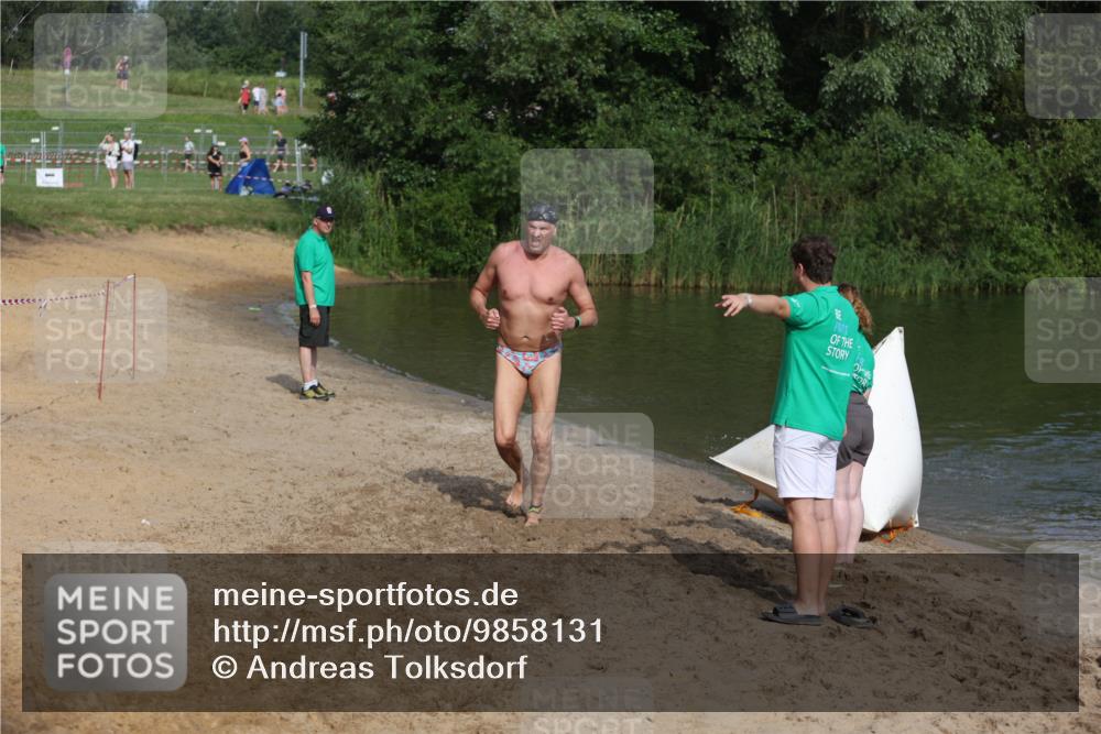 21.06.2026 - 29. Vierlanden-Triathlon Andreas Tolksdorf http://msf.ph/oto/9858131 21.06.2026 09:02:12 Schwimmen 217, 231, 283 meine-sportfotos.de