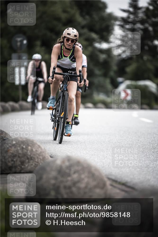 21.06.2026 - 29. Vierlanden-Triathlon H.Heesch http://msf.ph/oto/9858148 21.06.2026 10:30:21 Radfahren 355, 522, 527, 539, 568, 570 meine-sportfotos.de