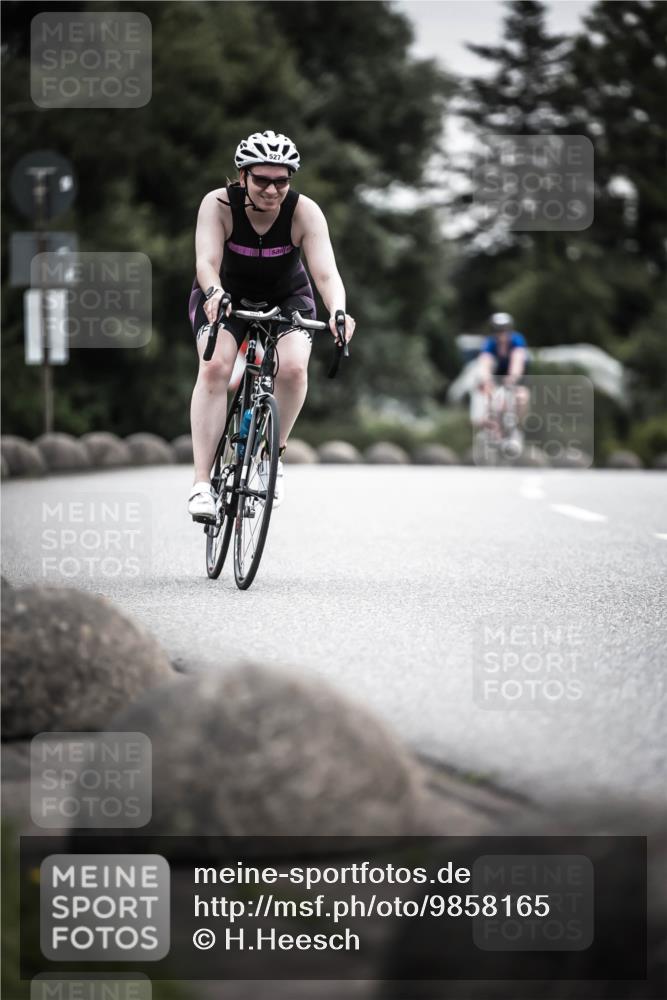 21.06.2026 - 29. Vierlanden-Triathlon H.Heesch http://msf.ph/oto/9858165 21.06.2026 10:30:23 Radfahren 355, 522, 527, 570 meine-sportfotos.de