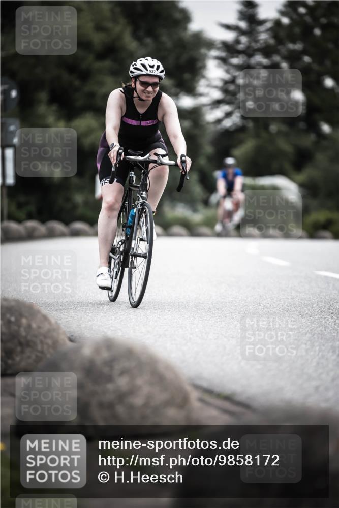 21.06.2026 - 29. Vierlanden-Triathlon H.Heesch http://msf.ph/oto/9858172 21.06.2026 10:30:23 Radfahren 355, 522, 527, 570 meine-sportfotos.de