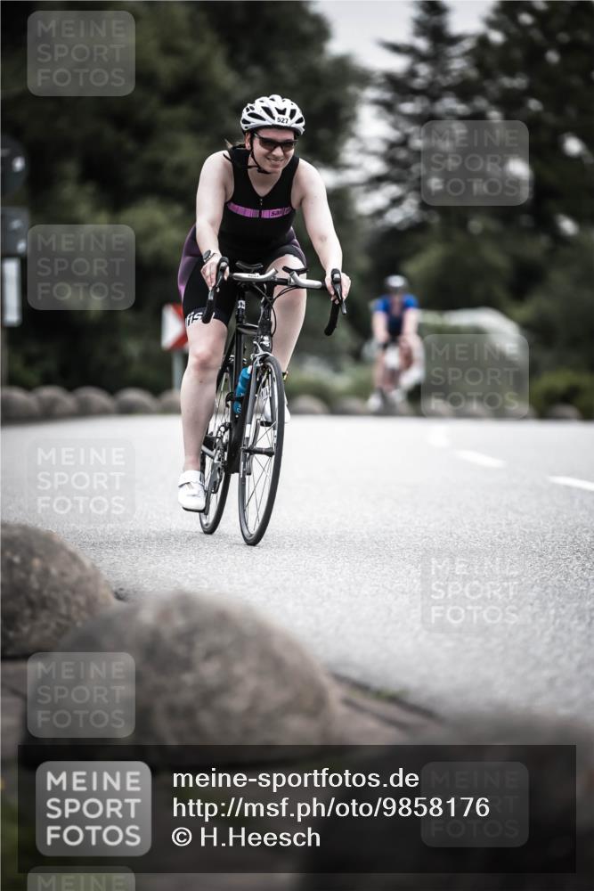 21.06.2026 - 29. Vierlanden-Triathlon H.Heesch http://msf.ph/oto/9858176 21.06.2026 10:30:23 Radfahren 355, 522, 527, 570 meine-sportfotos.de
