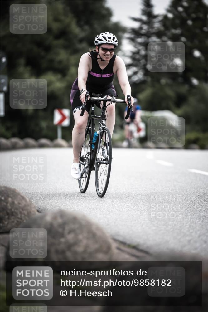 21.06.2026 - 29. Vierlanden-Triathlon H.Heesch http://msf.ph/oto/9858182 21.06.2026 10:30:23 Radfahren 355, 522, 527, 570 meine-sportfotos.de