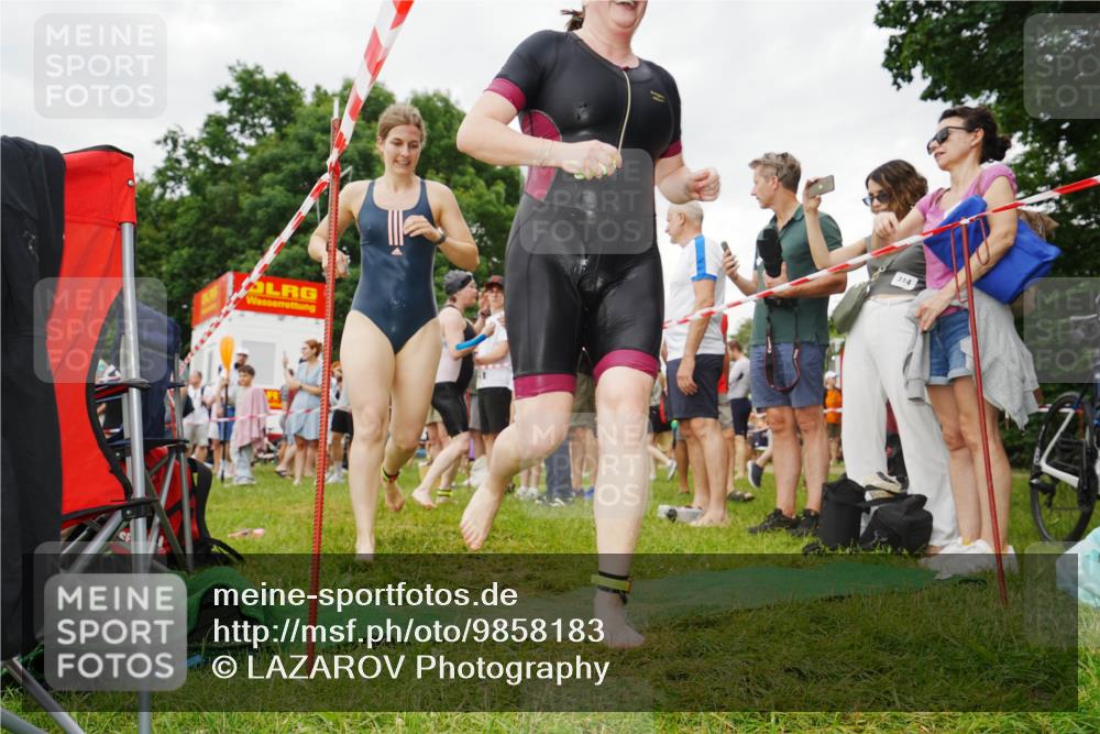21.06.2026 - 29. Vierlanden-Triathlon LAZAROV Photography http://msf.ph/oto/9858183 21.06.2026 10:19:43 Schwimmen 498, 518, 522, 523, 534, 548, 566, 580, 581, 594, 603, 1357 meine-sportfotos.de