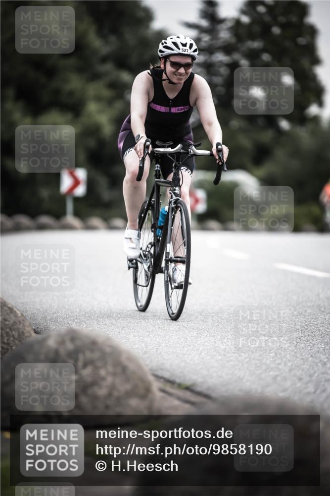 21.06.2026 - 29. Vierlanden-Triathlon H.Heesch http://msf.ph/oto/9858190 21.06.2026 10:30:23 Radfahren 355, 522, 527, 570 meine-sportfotos.de