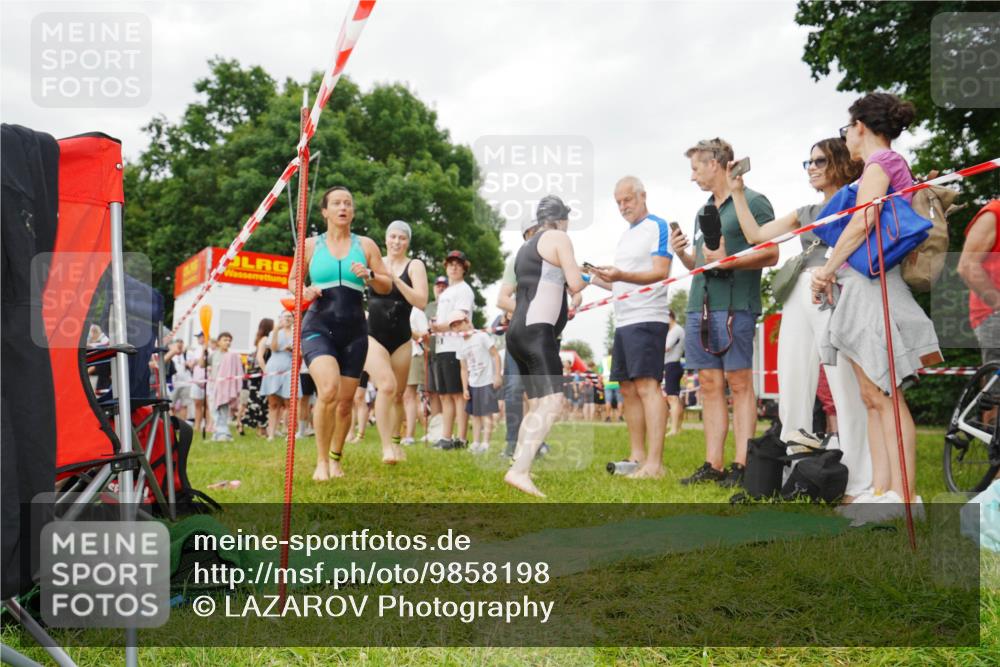 21.06.2026 - 29. Vierlanden-Triathlon LAZAROV Photography http://msf.ph/oto/9858198 21.06.2026 10:19:47 Schwimmen 498, 505, 523, 534, 566, 579, 580, 581, 594, 1357 meine-sportfotos.de