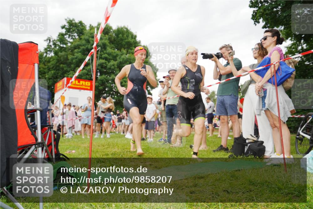 21.06.2026 - 29. Vierlanden-Triathlon LAZAROV Photography http://msf.ph/oto/9858207 21.06.2026 10:19:59 Schwimmen 568, 586 meine-sportfotos.de