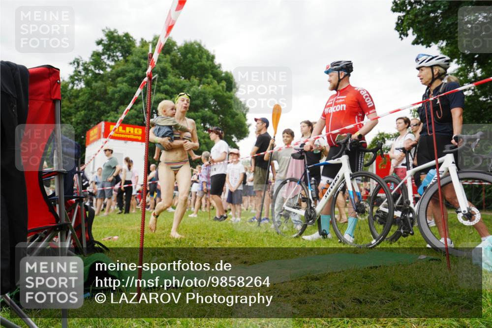 21.06.2026 - 29. Vierlanden-Triathlon LAZAROV Photography http://msf.ph/oto/9858264 21.06.2026 10:20:53 Schwimmen 612 meine-sportfotos.de