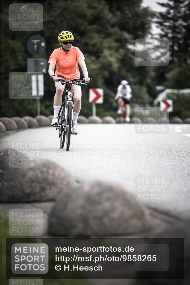 21.06.2026 - 29. Vierlanden-Triathlon H.Heesch http://msf.ph/oto/9858265 21.06.2026 10:30:31 Radfahren 307, 355, 365, 556, 579 meine-sportfotos.de