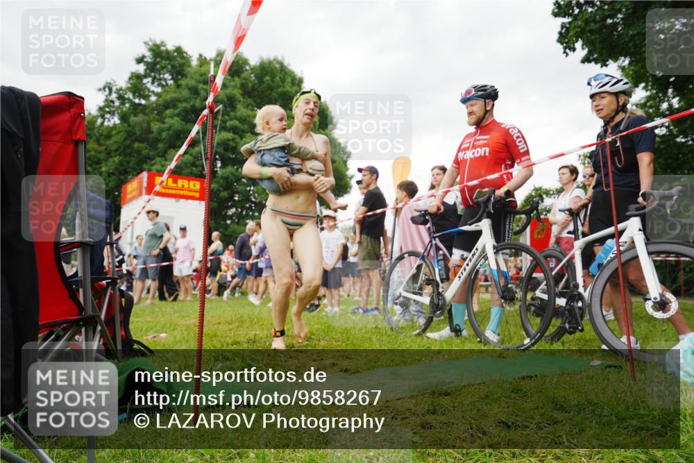 21.06.2026 - 29. Vierlanden-Triathlon LAZAROV Photography http://msf.ph/oto/9858267 21.06.2026 10:20:53 Schwimmen 612 meine-sportfotos.de