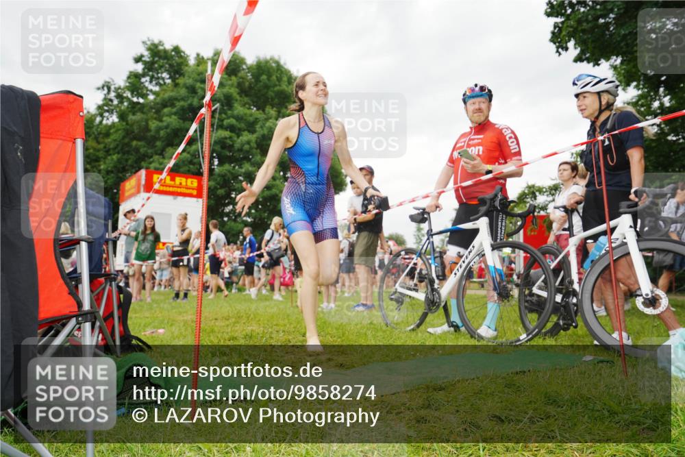 21.06.2026 - 29. Vierlanden-Triathlon LAZAROV Photography http://msf.ph/oto/9858274 21.06.2026 10:21:18 Schwimmen 576 meine-sportfotos.de
