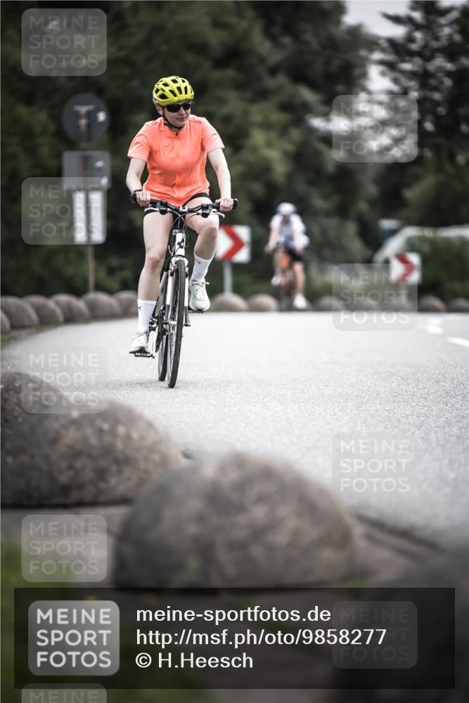 21.06.2026 - 29. Vierlanden-Triathlon H.Heesch http://msf.ph/oto/9858277 21.06.2026 10:30:31 Radfahren 307, 355, 365, 556, 579 meine-sportfotos.de
