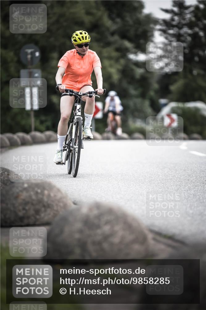 21.06.2026 - 29. Vierlanden-Triathlon H.Heesch http://msf.ph/oto/9858285 21.06.2026 10:30:31 Radfahren 307, 355, 365, 556, 579 meine-sportfotos.de