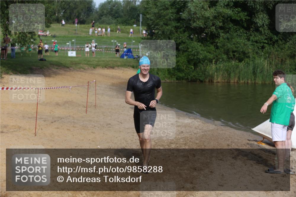 21.06.2026 - 29. Vierlanden-Triathlon Andreas Tolksdorf http://msf.ph/oto/9858288 21.06.2026 09:02:38 Schwimmen 128 meine-sportfotos.de