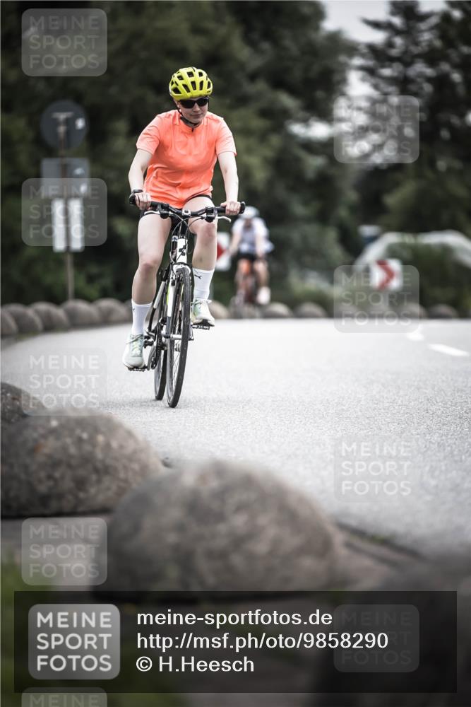21.06.2026 - 29. Vierlanden-Triathlon H.Heesch http://msf.ph/oto/9858290 21.06.2026 10:30:32 Radfahren 307, 355, 365, 556, 579 meine-sportfotos.de