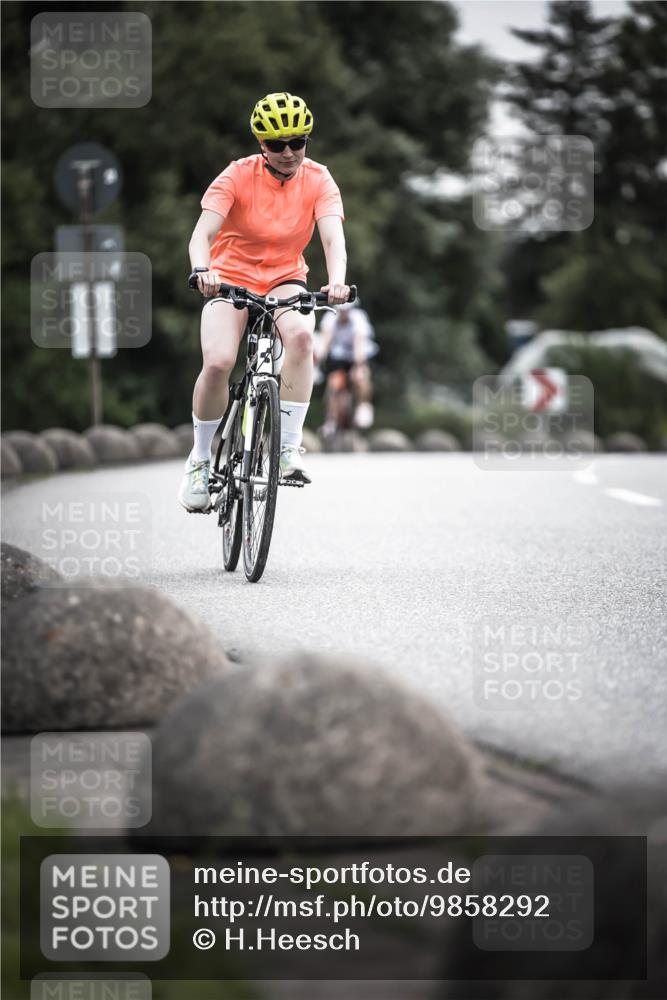 21.06.2026 - 29. Vierlanden-Triathlon H.Heesch http://msf.ph/oto/9858292 21.06.2026 10:30:32 Radfahren 307, 355, 365, 556, 579 meine-sportfotos.de
