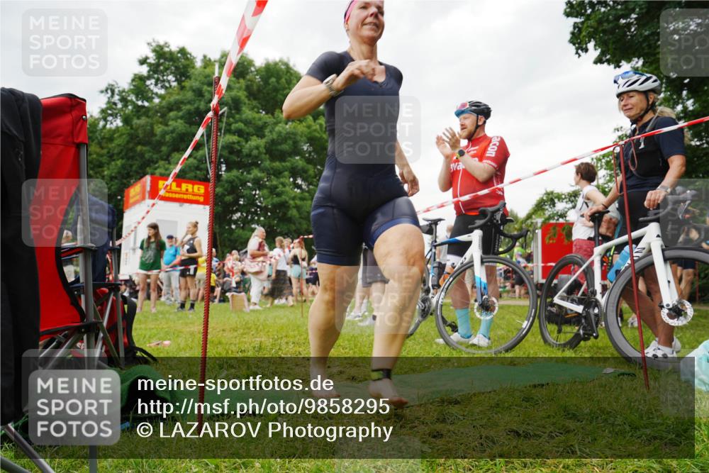 21.06.2026 - 29. Vierlanden-Triathlon LAZAROV Photography http://msf.ph/oto/9858295 21.06.2026 10:23:39 Schwimmen 504 meine-sportfotos.de