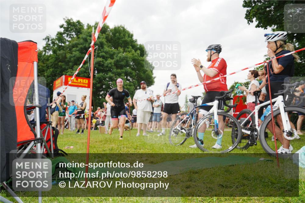 21.06.2026 - 29. Vierlanden-Triathlon LAZAROV Photography http://msf.ph/oto/9858298 21.06.2026 10:24:03 Schwimmen 560 meine-sportfotos.de