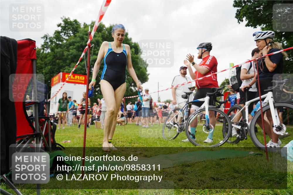 21.06.2026 - 29. Vierlanden-Triathlon LAZAROV Photography http://msf.ph/oto/9858311 21.06.2026 10:24:10 Schwimmen 560, 589, 611 meine-sportfotos.de