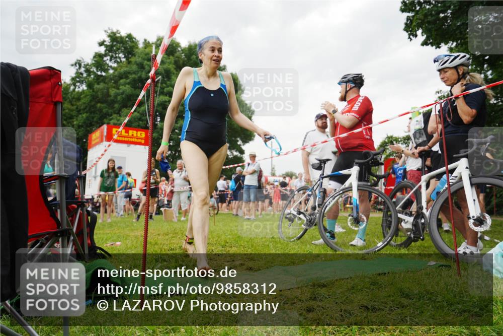 21.06.2026 - 29. Vierlanden-Triathlon LAZAROV Photography http://msf.ph/oto/9858312 21.06.2026 10:24:11 Schwimmen 560, 589, 611 meine-sportfotos.de